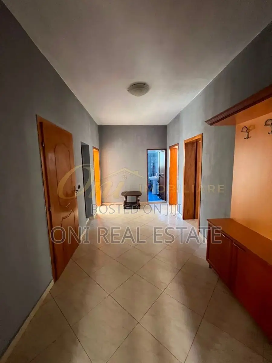 Office to rent Komuna e Parisit - Kristal Center (Tirana - city)