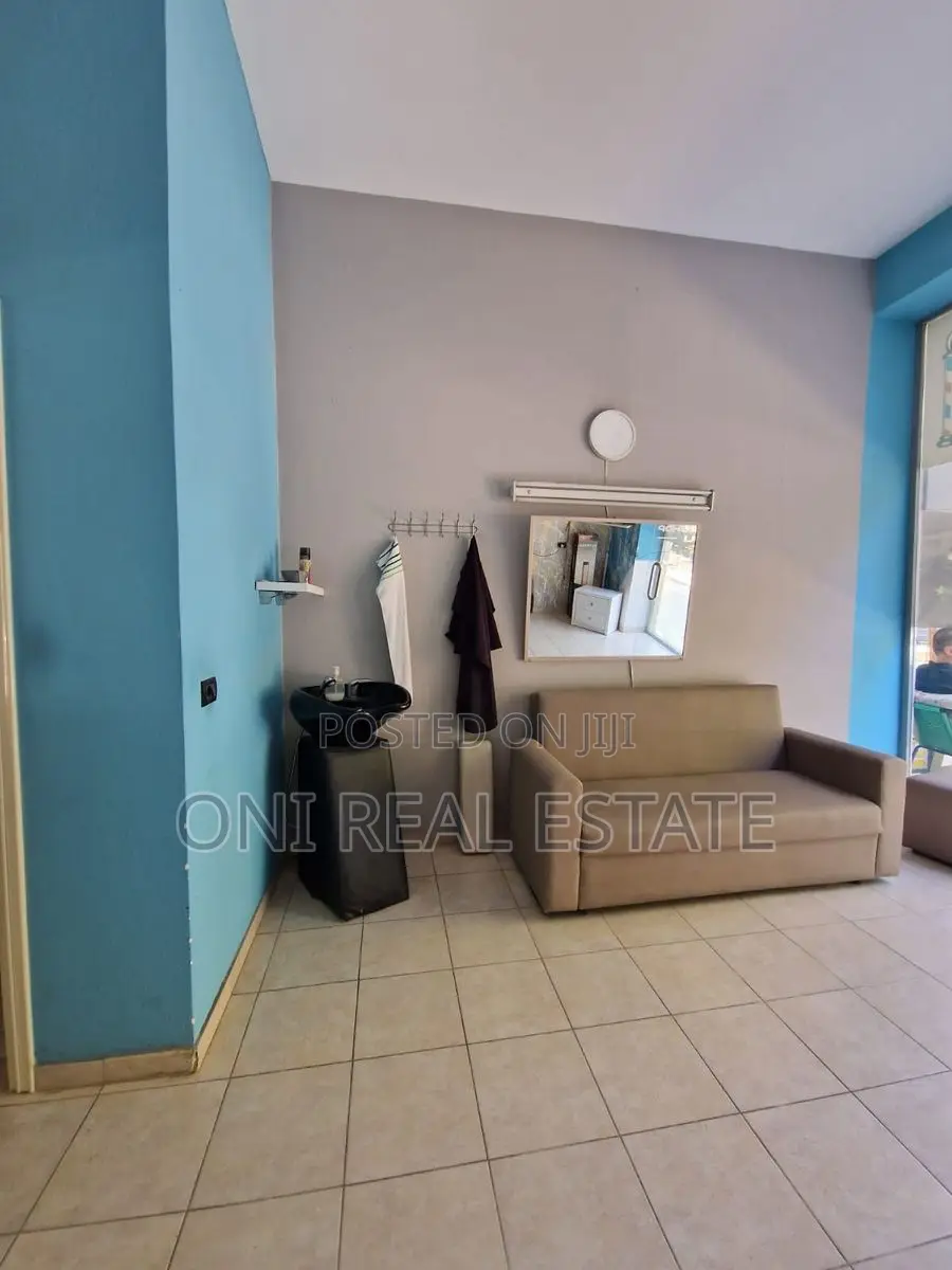 Store to rent Astiri - Unaza e Re (Tirana - city)
