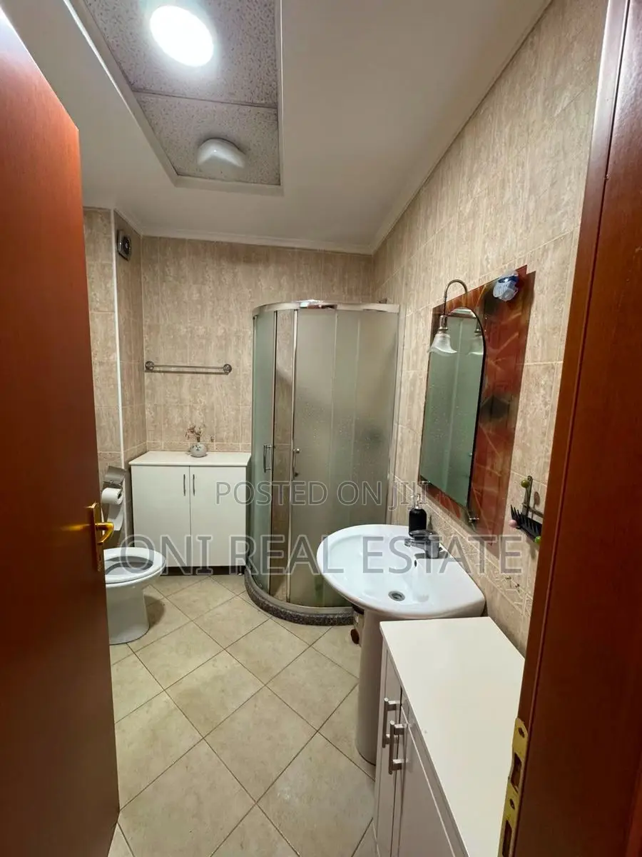 Apartment to rent Komuna e Parisit - Kristal Center (Tirana - city)