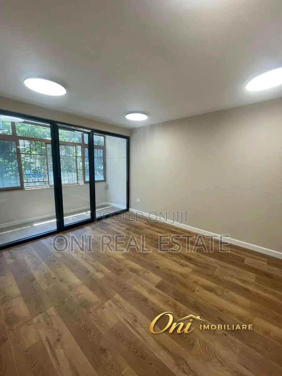Office to rent Artificial Lake - Kosovars Str. (Tirana - city)