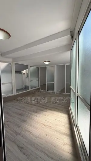 Store to rent Myslym Shyri Str. (Tirana - city)