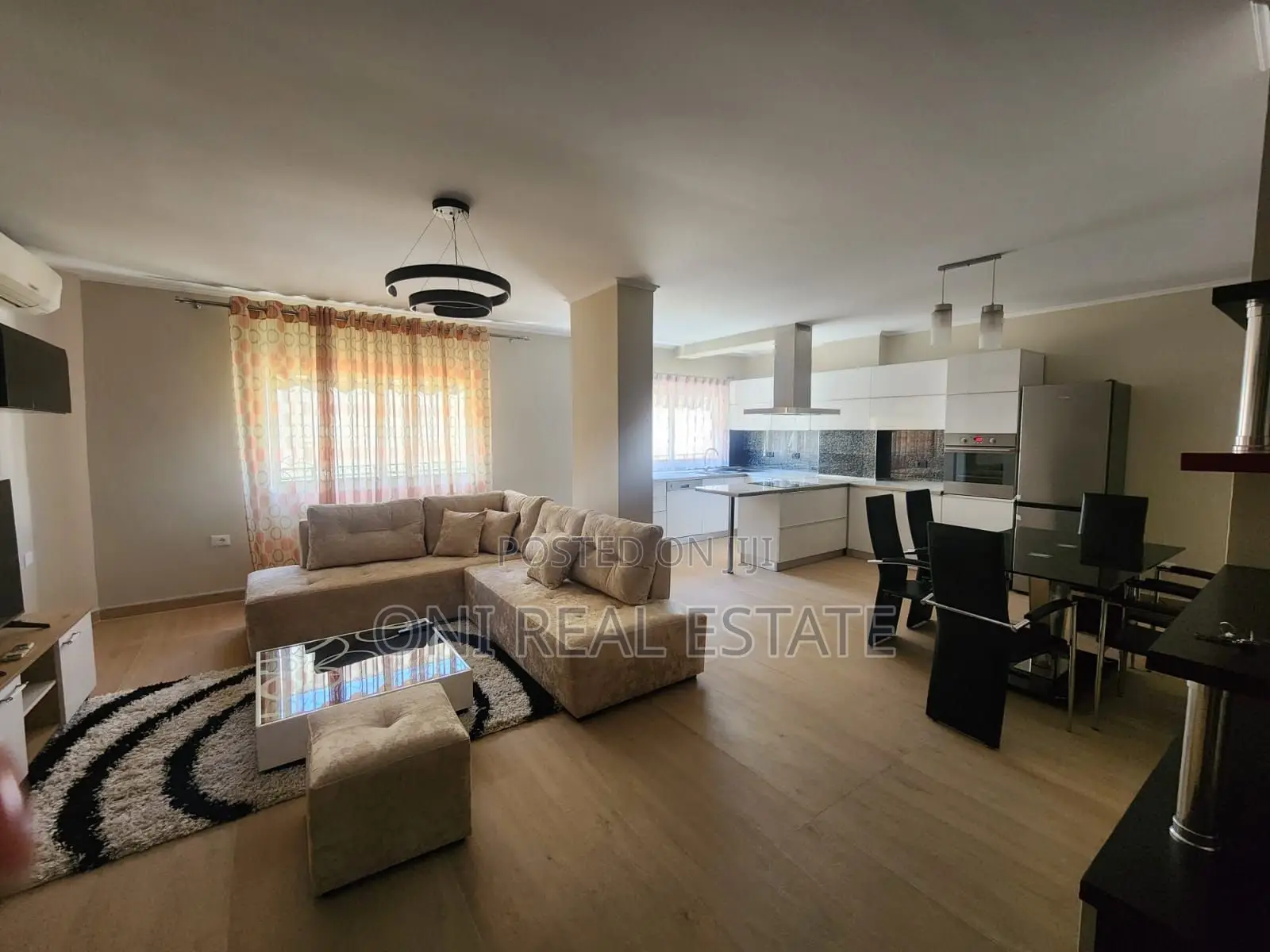 Apartment to rent Komuna e Parisit - Kristal Center (Tirana - city)