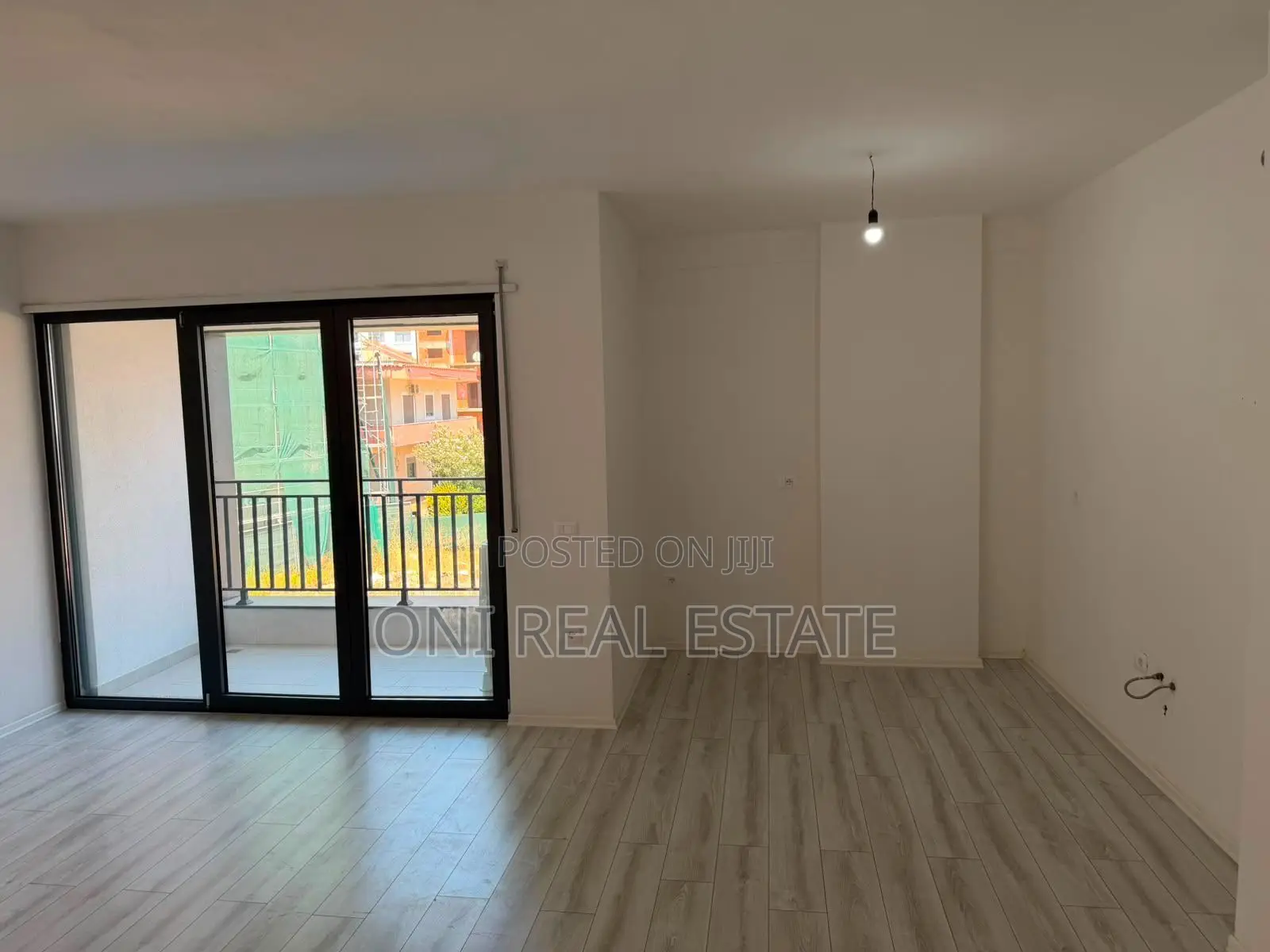 Office to rent Train Station - New Boulevard - Brrake (Tirana - city)