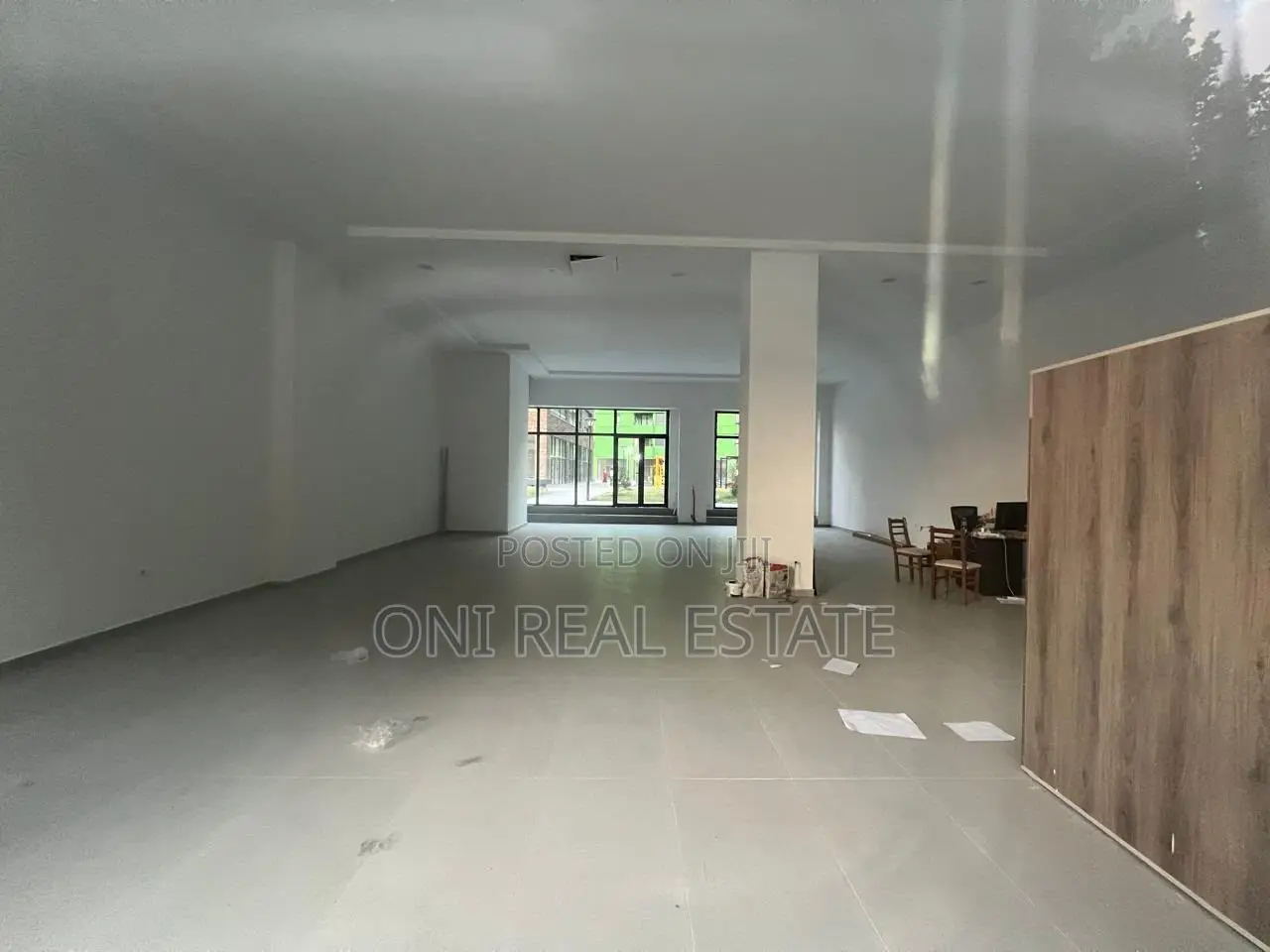 Business building to rent 5 Maji Str. - Siri Kodra - Durresi Restauran