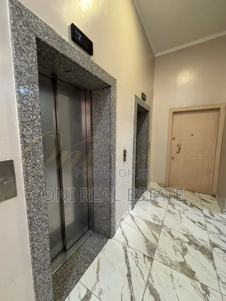Office to rent Komuna e Parisit - Kristal Center (Tirana - city)
