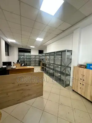 Store to rent Komuna e Parisit - Kristal Center (Tirana - city)