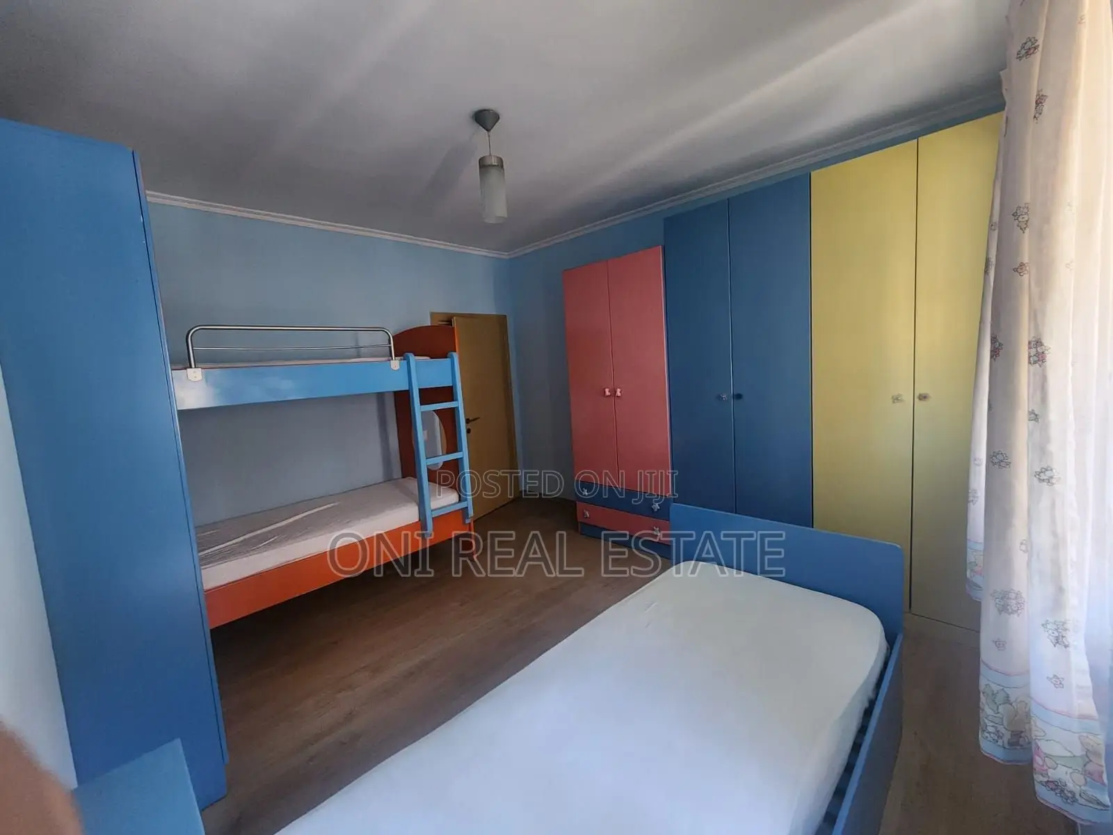 Apartment to rent Komuna e Parisit - Kristal Center (Tirana - city)