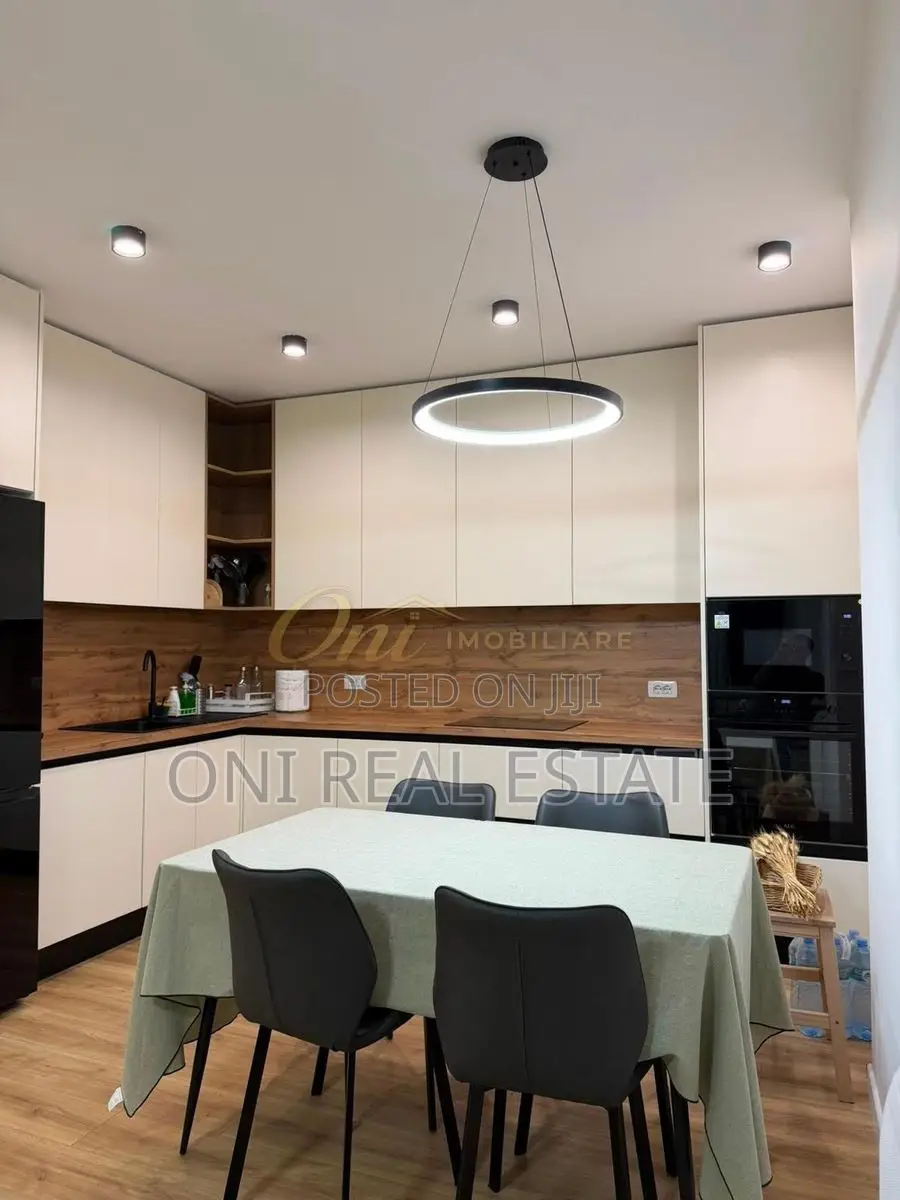 Apartment to rent New Bazaar - Red School (Tirana - city)