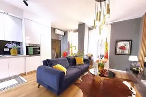 APARTAMENT ME QIRA 1+1 21 DHJETORI 800 EURO