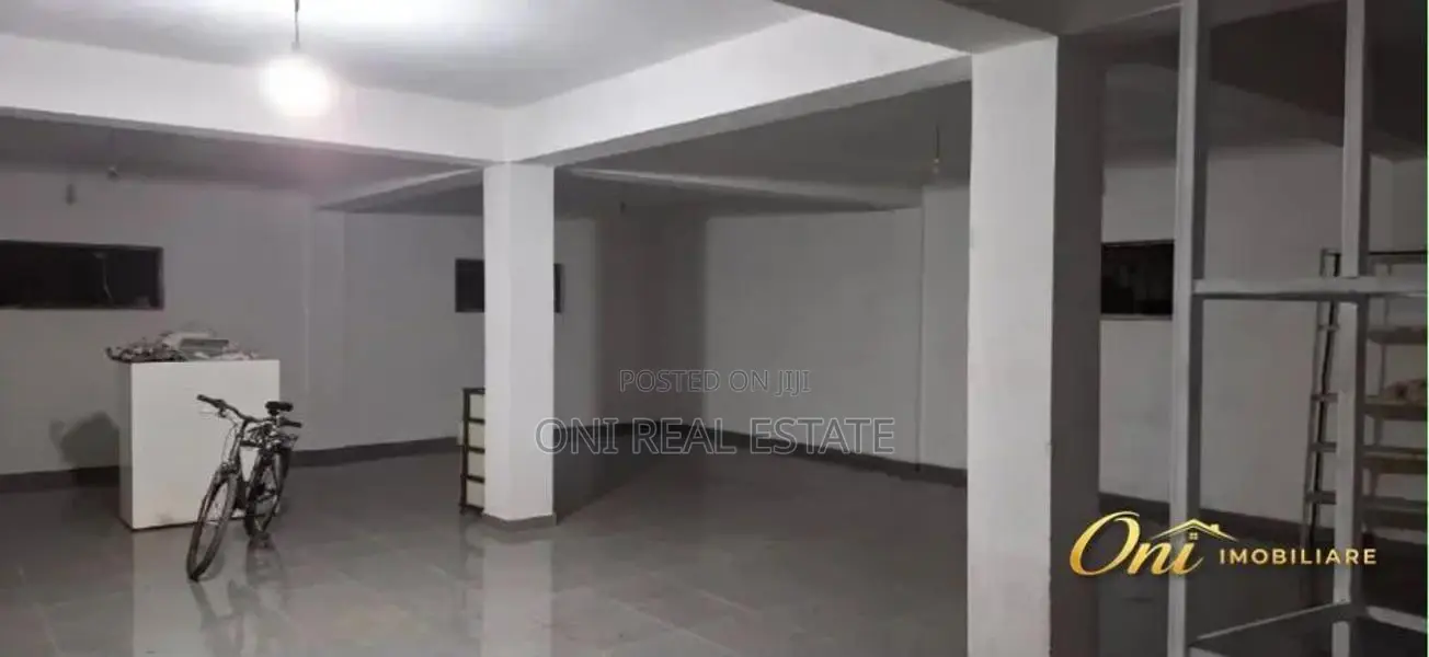 Warehouse to rent Ali Demi (Tirana - city)