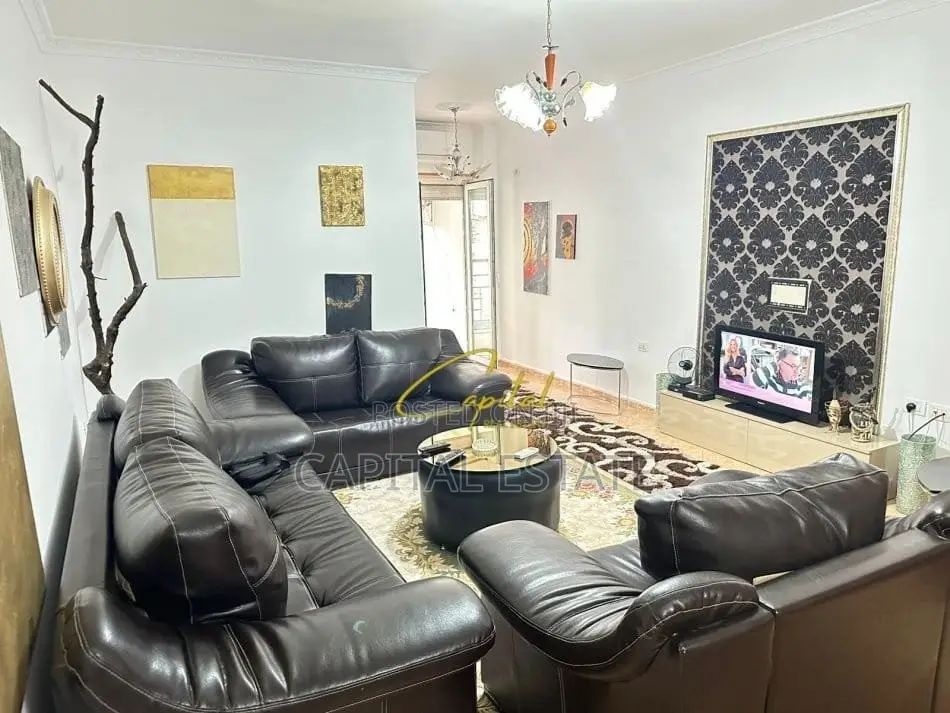 APARTAMENT ME QIRA 2+1+2 ZOGU I ZI 70.000 LEKE