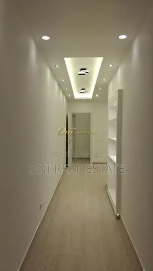 Office to rent New Tirana - Petro Nini Luarasi - Guard (Tirana - city)