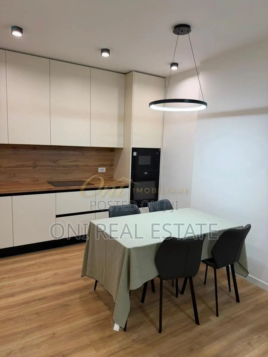 Apartment to rent New Bazaar - Red School (Tirana - city)