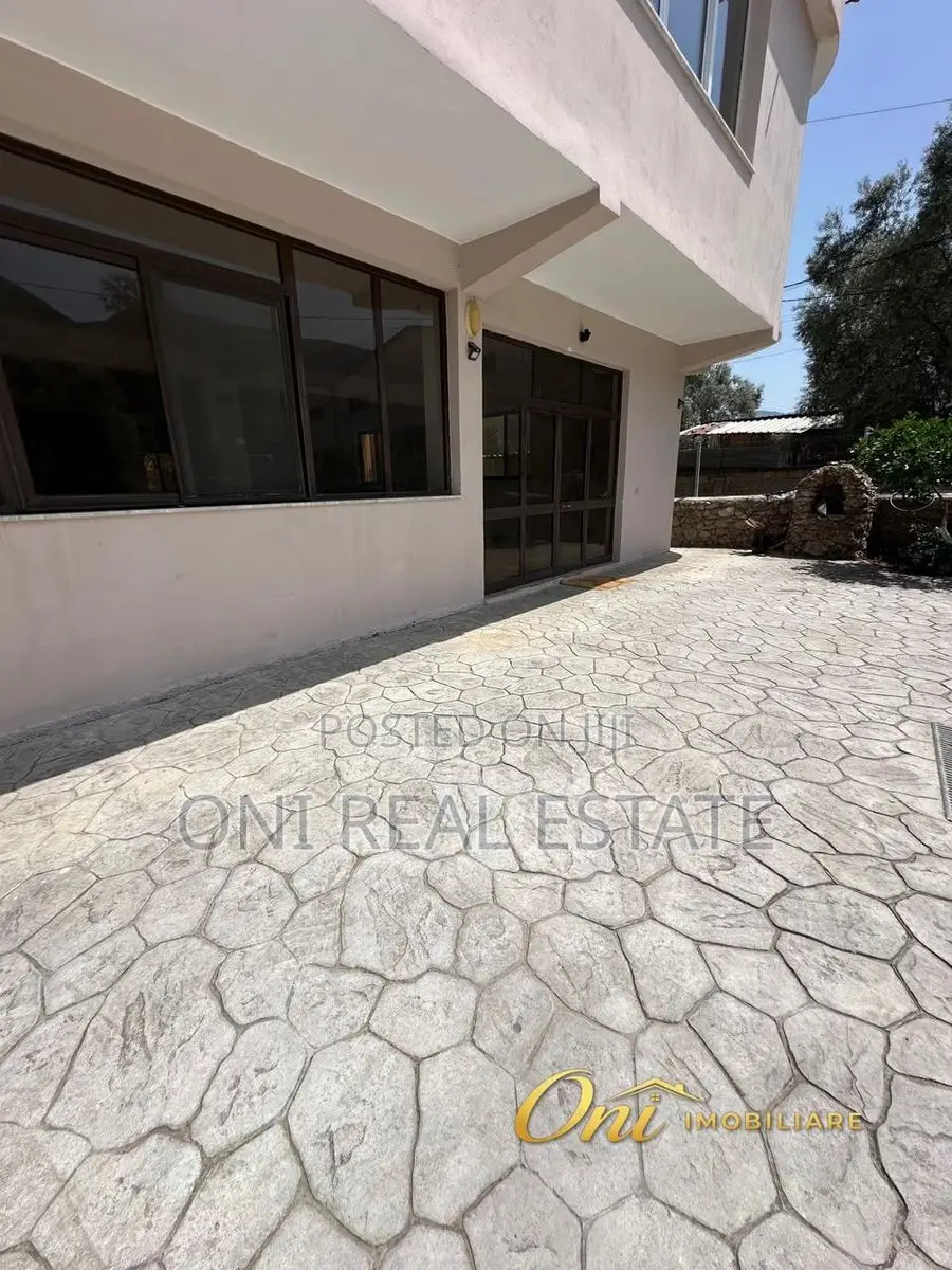 Business building to rent Sauk (Tirana - city)