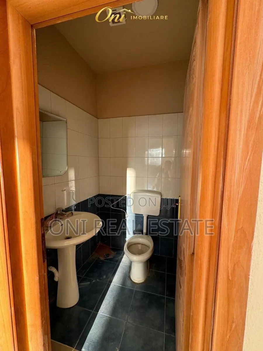 Store to rent Kodra e Diellit (Tirana - city)