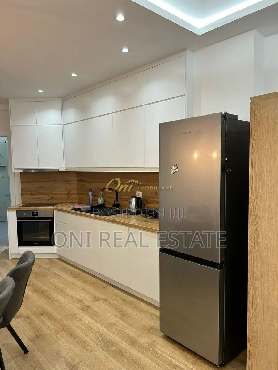 Apartment to rent Center (Tirana - city)