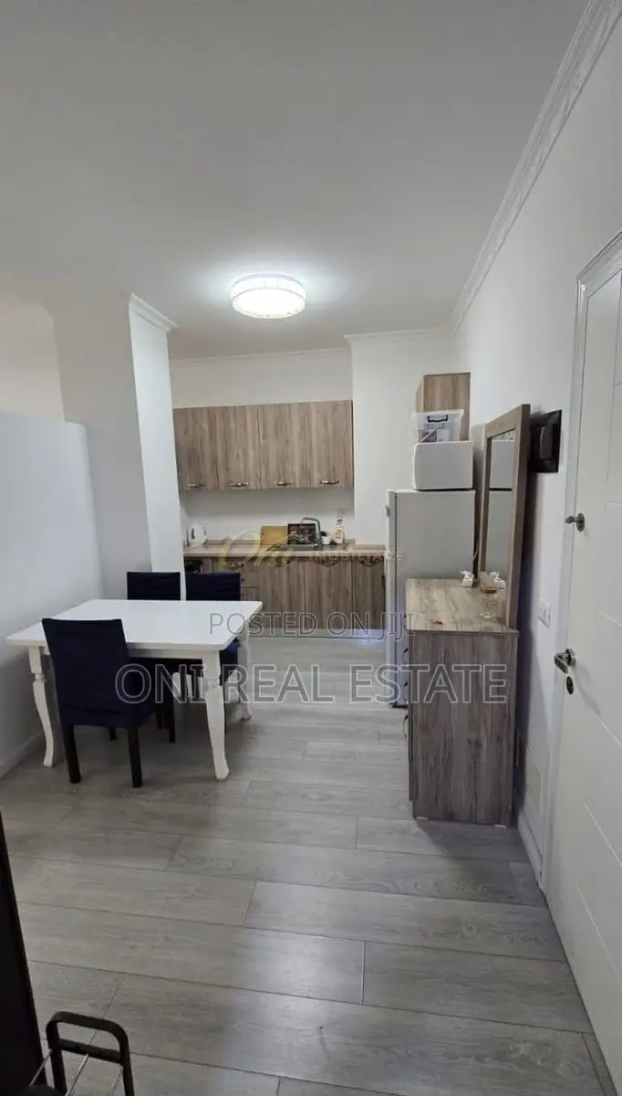 Apartment to rent New Bazaar - Red School (Tirana - city)