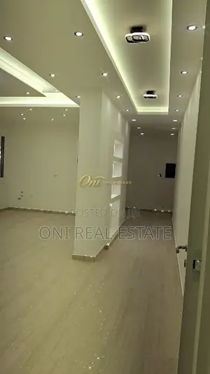 Office to rent New Tirana - Petro Nini Luarasi - Guard (Tirana - city)