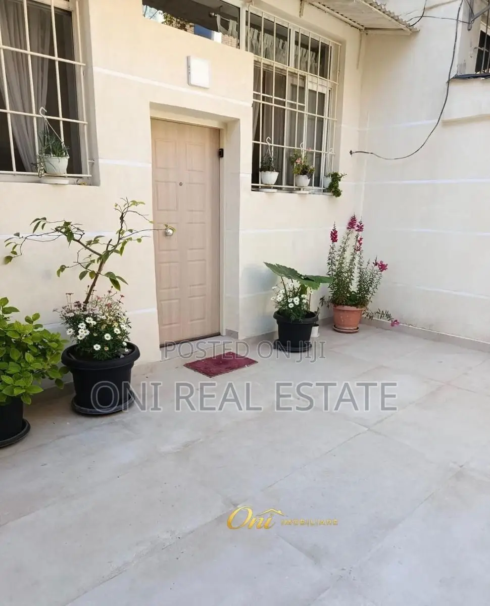 Apartment to rent Pallati me Shingjeta - Irfan Tomini Str. (Tirana - c