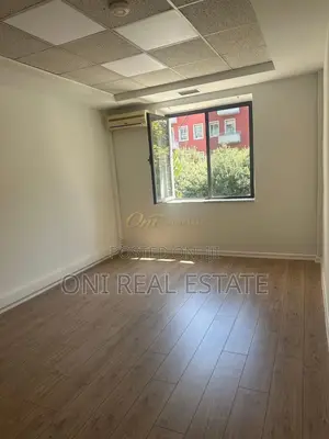 Office to rent Barrikadave Str. - King Zog I Blvd. - Maternity Hospita