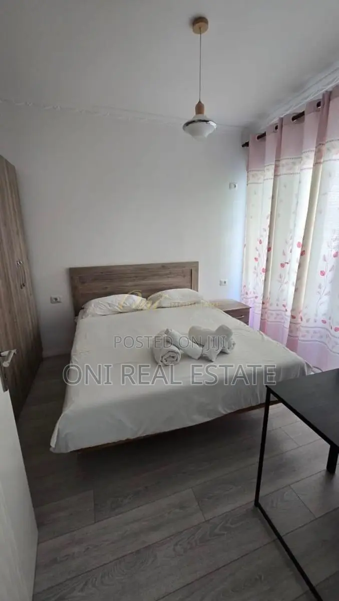 Apartment to rent New Bazaar - Red School (Tirana - city)