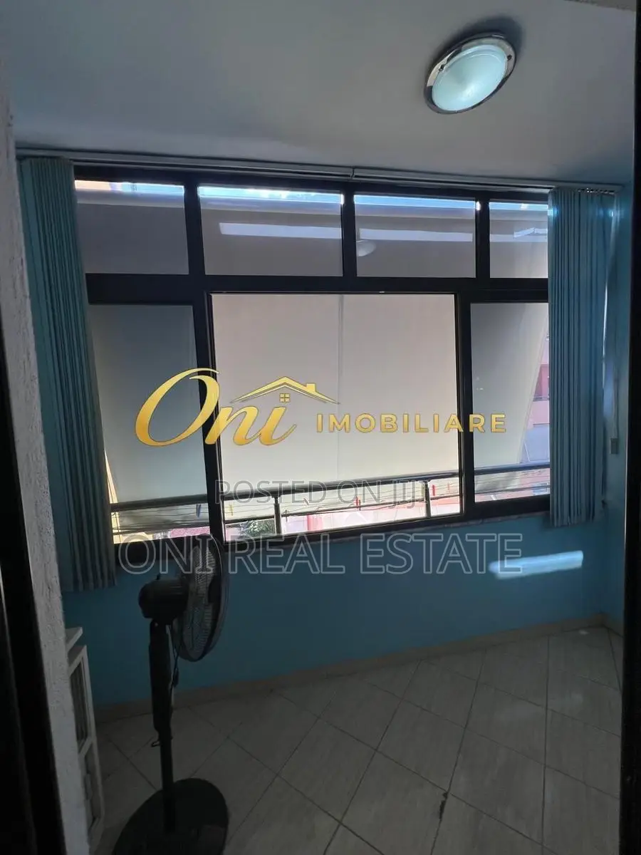 Apartment for sale Komuna e Parisit - Kristal Center (Tirana - city)
