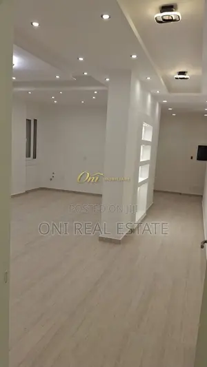Office to rent New Tirana - Petro Nini Luarasi - Guard (Tirana - city)
