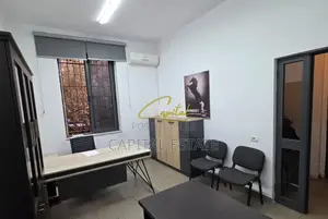 ZYRE ME QIRA 25 M2 ISH EKSPOZITA 50.000 LEKE