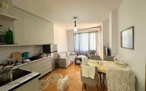 Apartament në shitje – Plazhi i Golemit