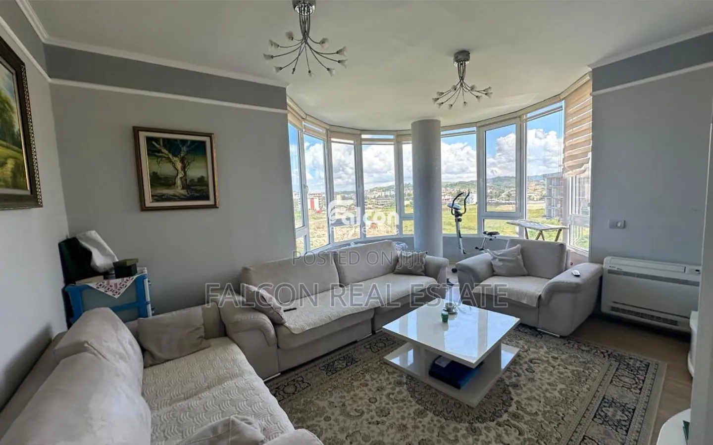 Apartament ne shitje- Mali I Robit!!