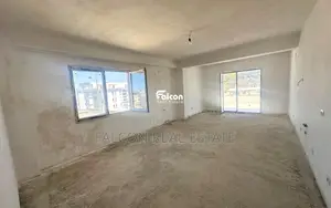 Shitet apartament 2+1 me 2 tualete në Golem