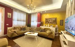 Shitet Apartament 2+1 me Verandë – Pranë Terminalit të Veriut, Tiranë!