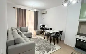Shitet apartament 1+1 në Golem, në Kompleksin Alb Adriatik, vetëm 100 