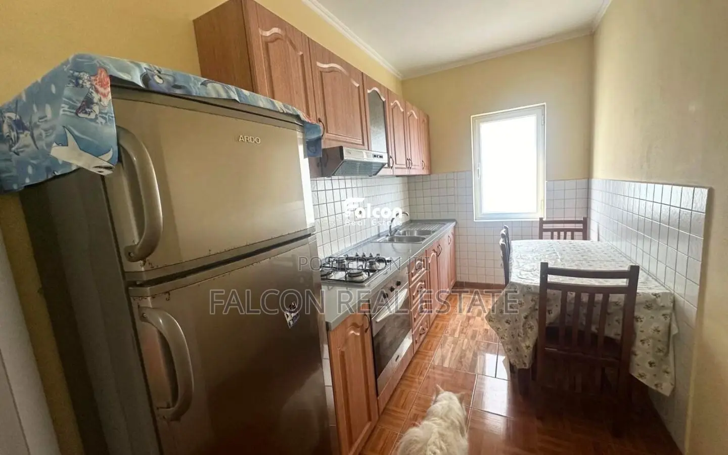 Jepet me Qera Vilë me 3 Apartamente 3+1, Plazh – Iliria !!