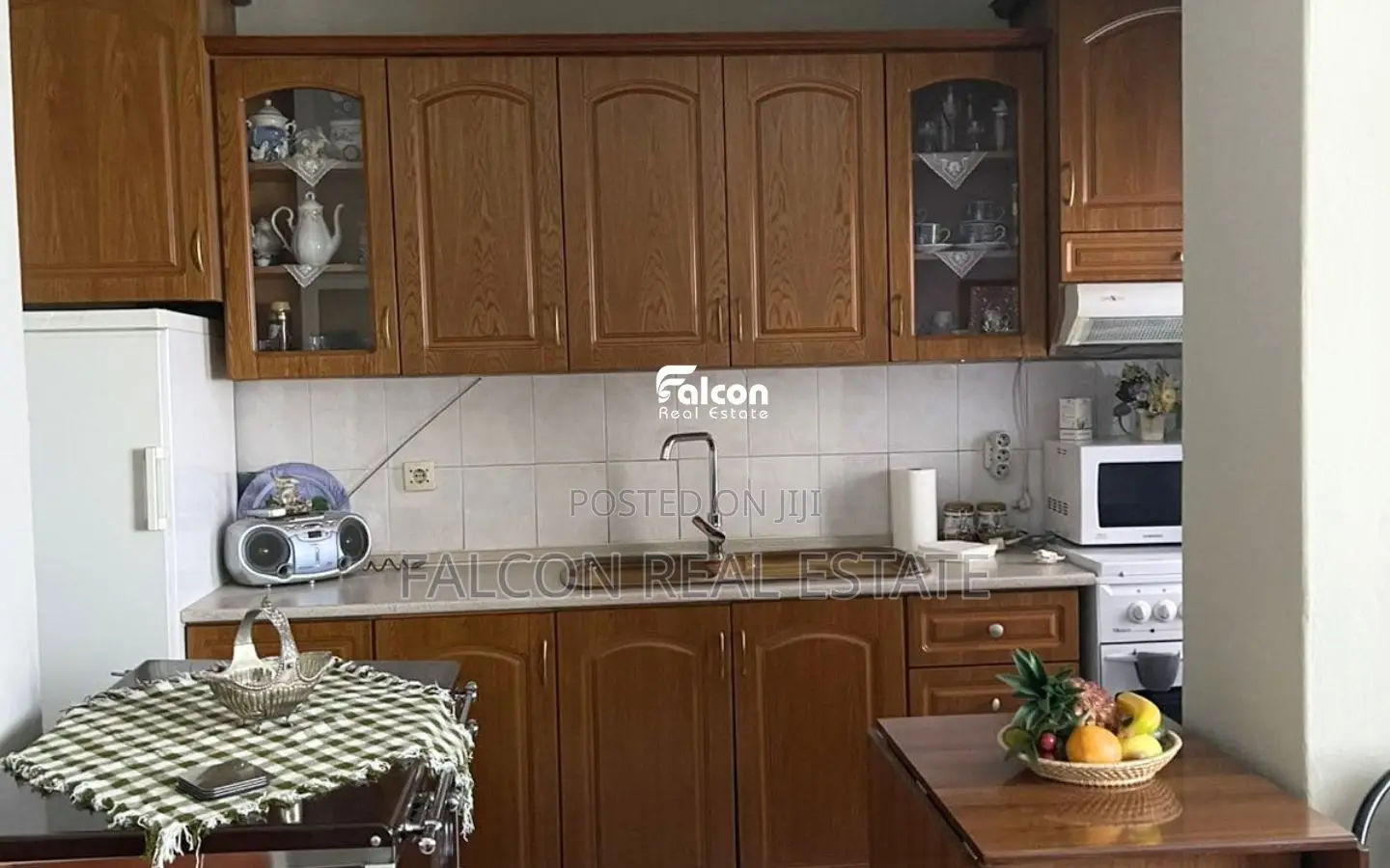Jepet me qera apartament 2+1- Lagjja 14, Rruga Partizani
