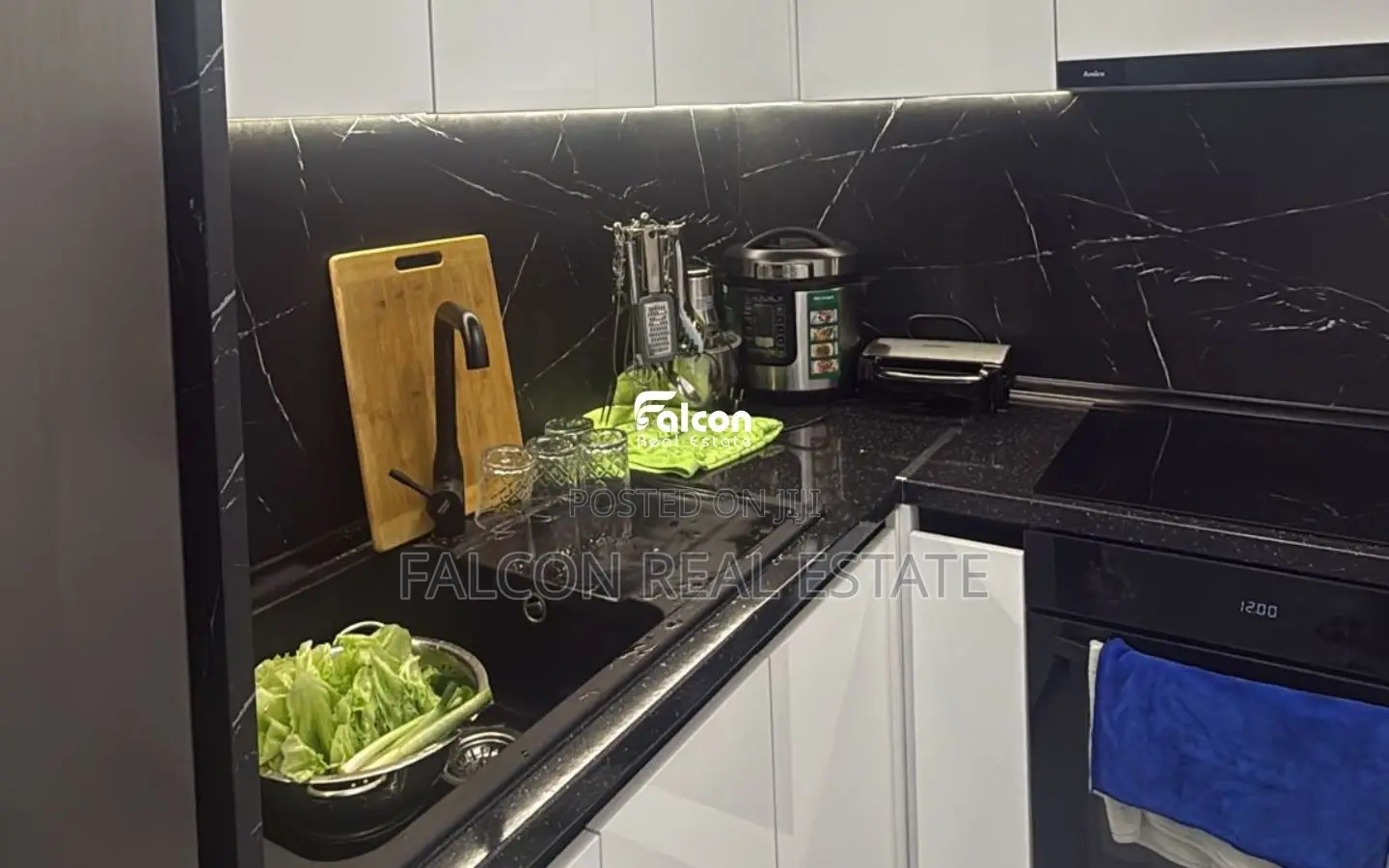 Shitet apartament 1+1 në Golem !!
