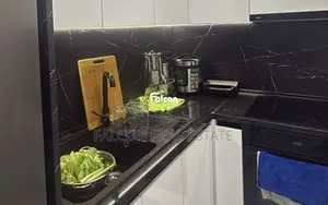 Shitet apartament 1+1 në Golem !!