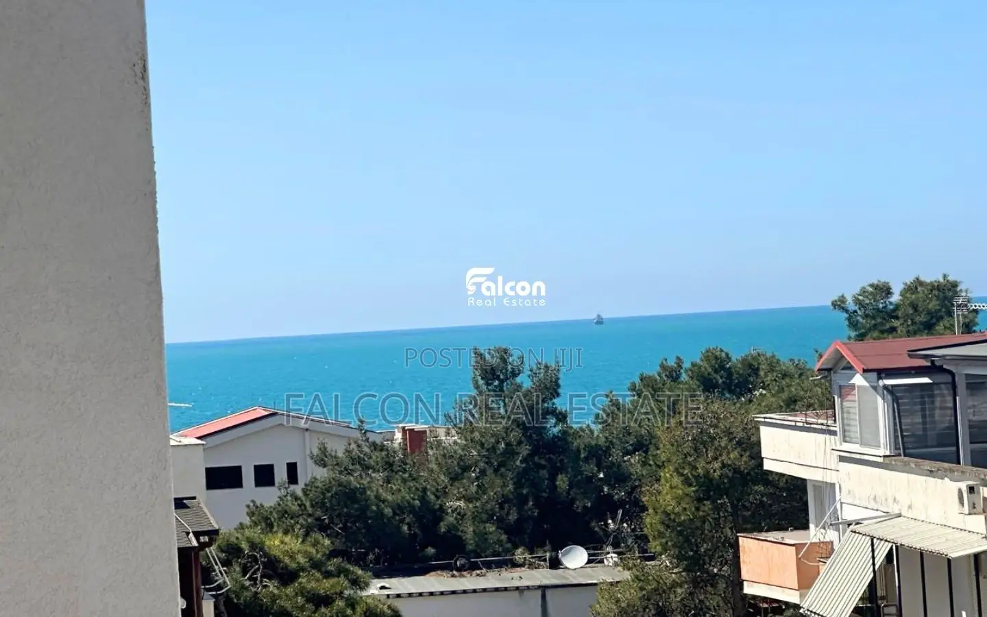 Shitet apartament 2+1 me 2 tualete në Golem