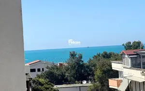 Shitet apartament 2+1 me 2 tualete në Golem