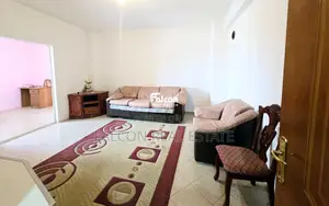 Shitet apartament 1+1-Lagjja 7, tek ish-Bashkia