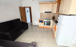 Shitet apartament 1+1 në Golem!
