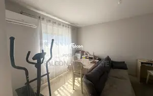 Shitet apartament 1+1 në Lagjen 16, pranë Kopshtit Soros-Durres