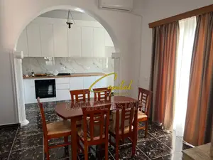 APARTAMENT ME QIRA 2+1 ALI DEMI 70.000 LEKE