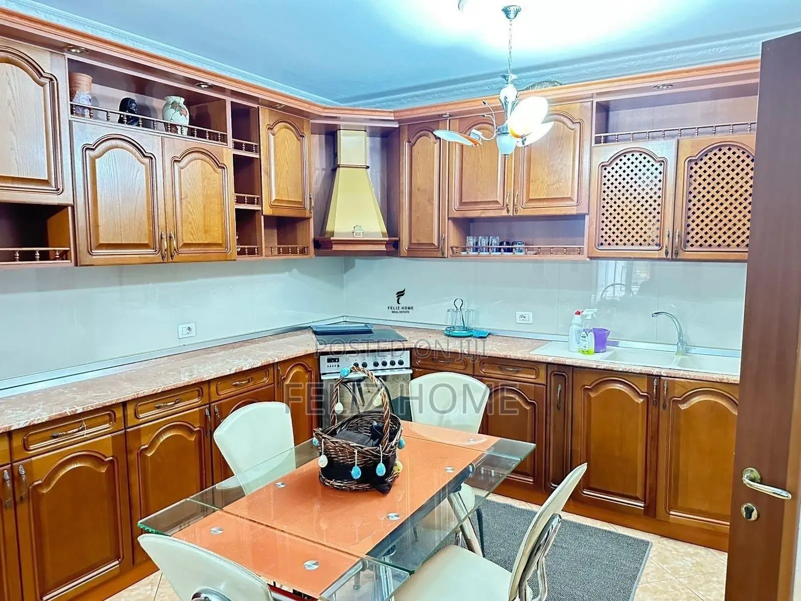 APARTAMENT ME QERA 2+1+2 ZOGU I ZI 75.000 LEKE