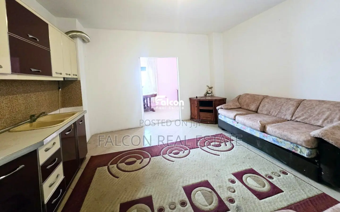 Shitet apartament 1+1-Lagjja 7, tek ish-Bashkia