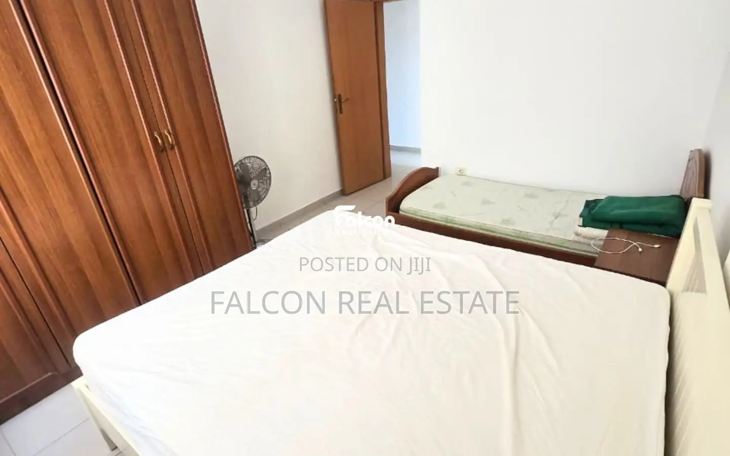 Shitet apartament 1+1 në Golem!