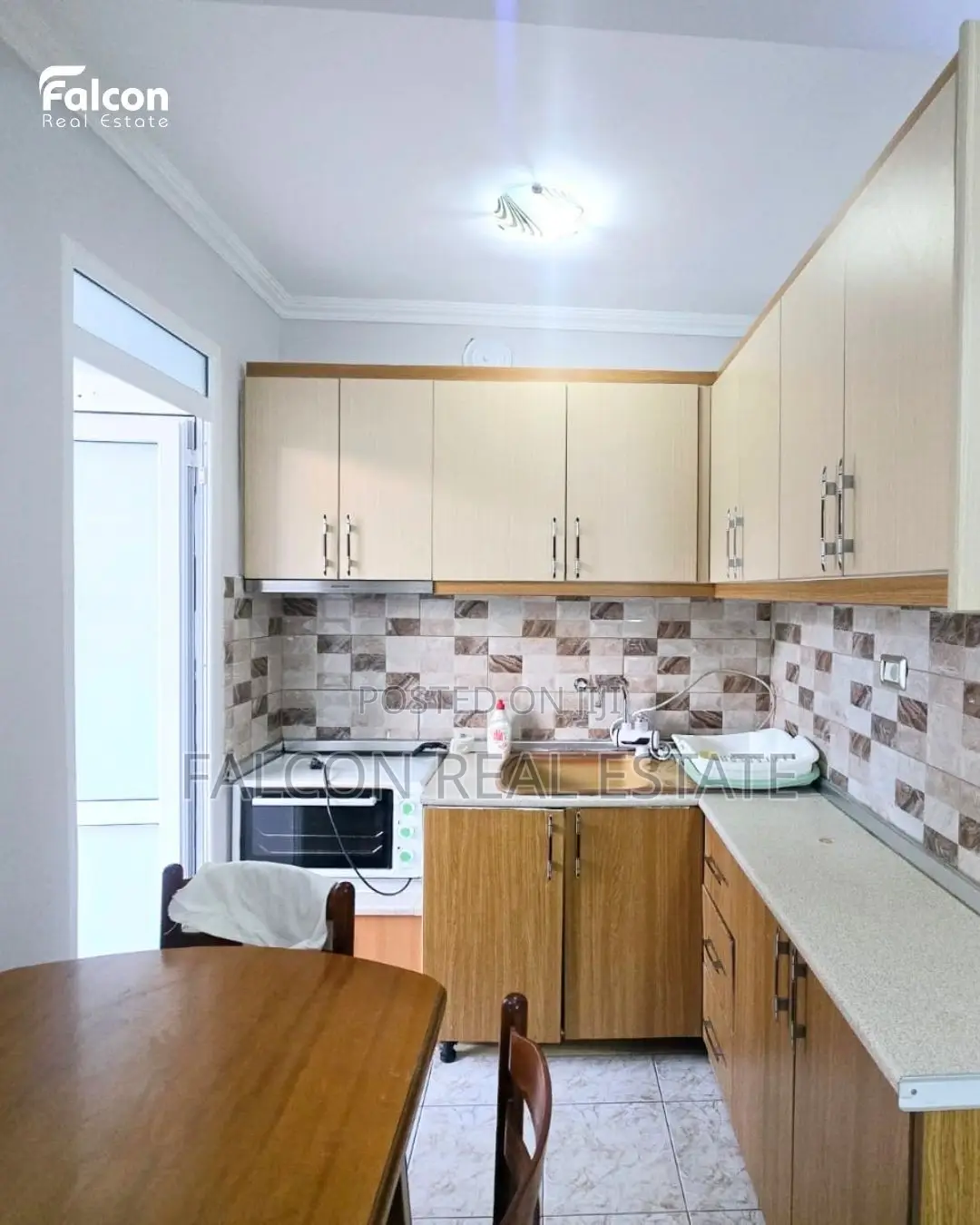 Jepet me Qera Apartament 1+1 në Lagjen 10,Korce !!