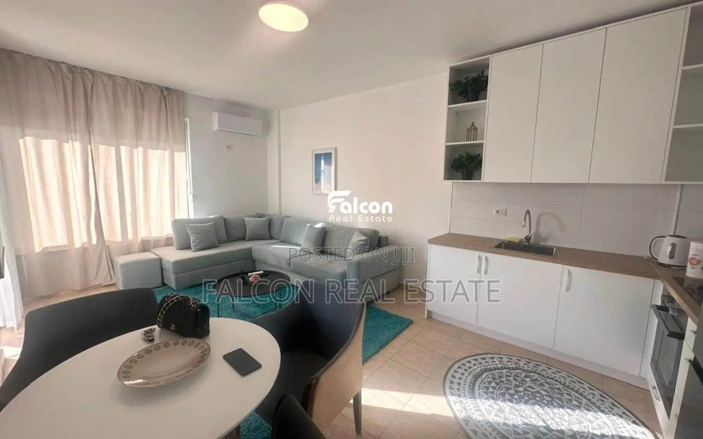 Shitet apartament 1+1 në Qerret, vetëm 50 metra nga deti!