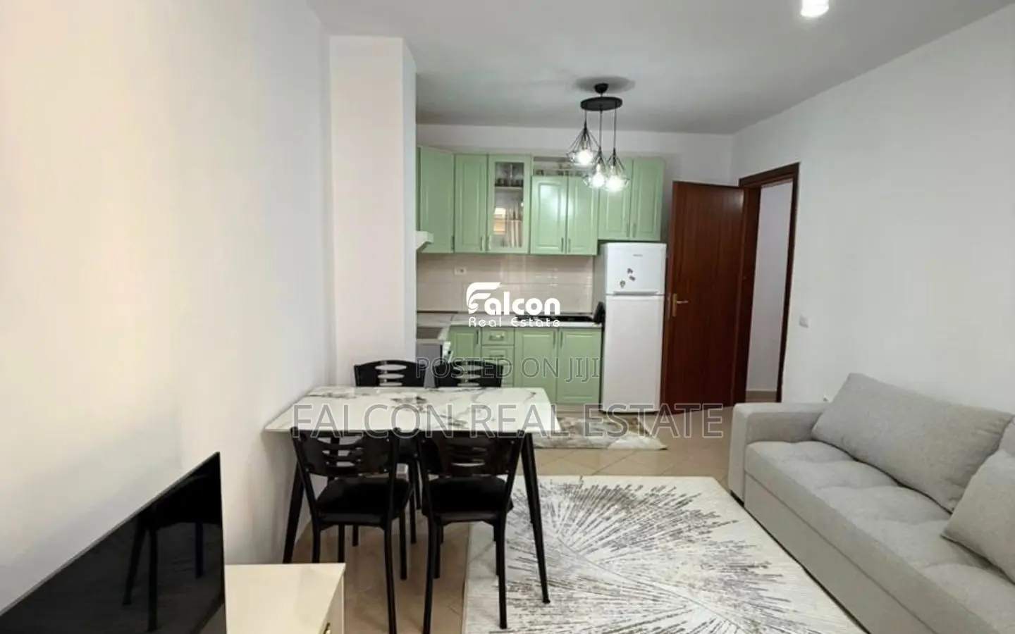 Shitet apartament 1+1 në Golem, në Kompleksin Alb Adriatik, vetëm 100 
