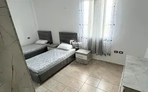 Jepet me Qira Apartament 2+1, tek Rrethi i Kënetës !!